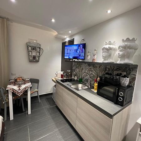 Nel Cortile Suite Чефалу Екстериор снимка